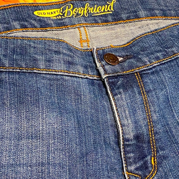 Old Navy distressed jean shorts - Picture 5 of 7